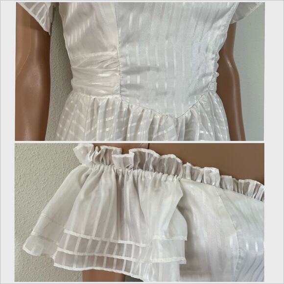 Vintage 70s / 80s Wedding Dress by Roberta‎ California // Size XS - Picture 4 of 5